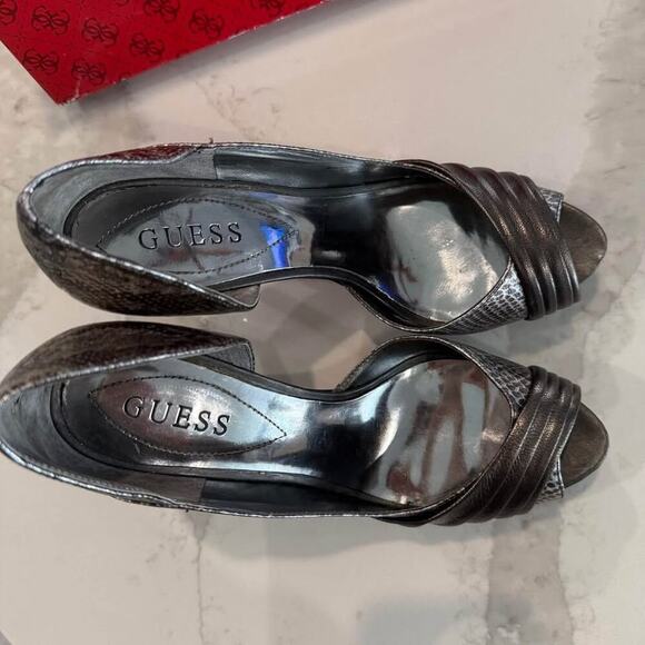 Guess Platform Snakeskin Peep Toe Locklyn Stiletto Heels Womens Size 8.5M Silver - Picture 6 of 9